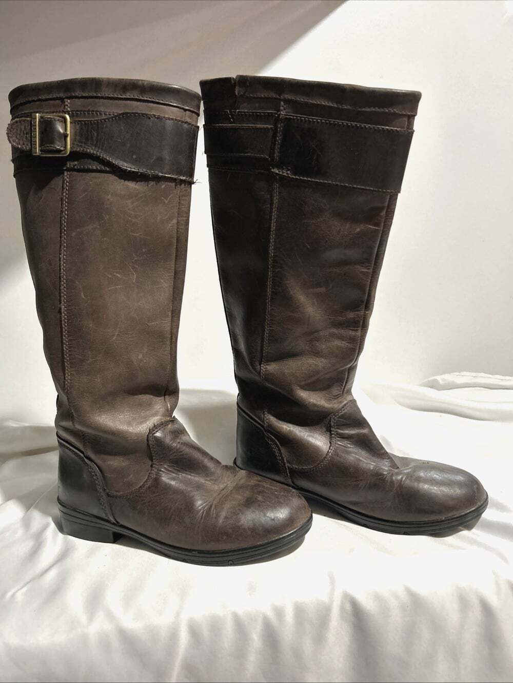 Dublin Knee-Length Brown Flat-Soled Boots Women's Size 7.5